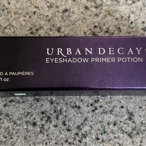 Urban Decay Eyeshadow Primer Potion